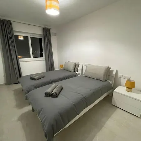 Апартаменты Sunnyside Penthouse *